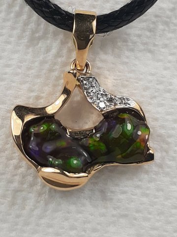 Fire agate pendant - Jewellery